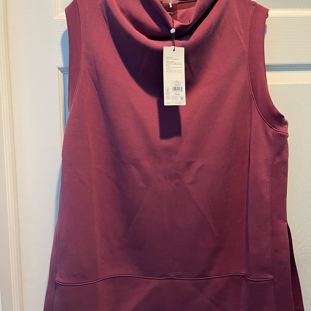 Chic Sleeveless Blouse in Deep Purple